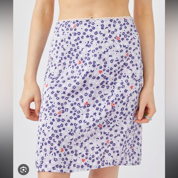 SUNDAY BEST PENELOPE SKIRT 💜 - Picture 2 of 7